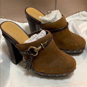 SOLD***Coach brown clogs!